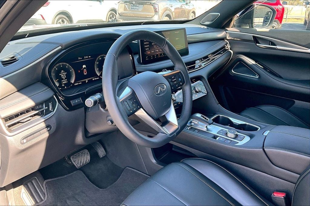 2025 INFINITI QX60 LUXE
