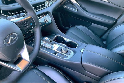 2025 INFINITI QX60 LUXE