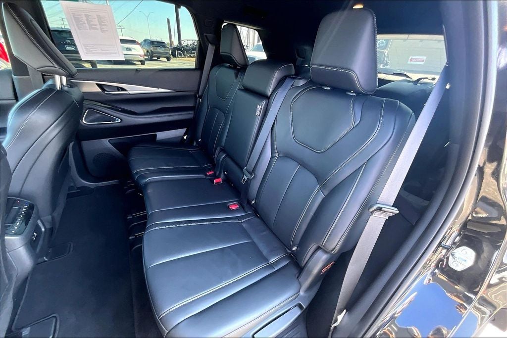 2025 INFINITI QX60 LUXE