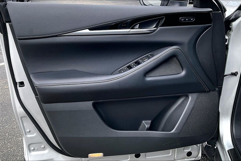 2023 INFINITI QX60 PURE