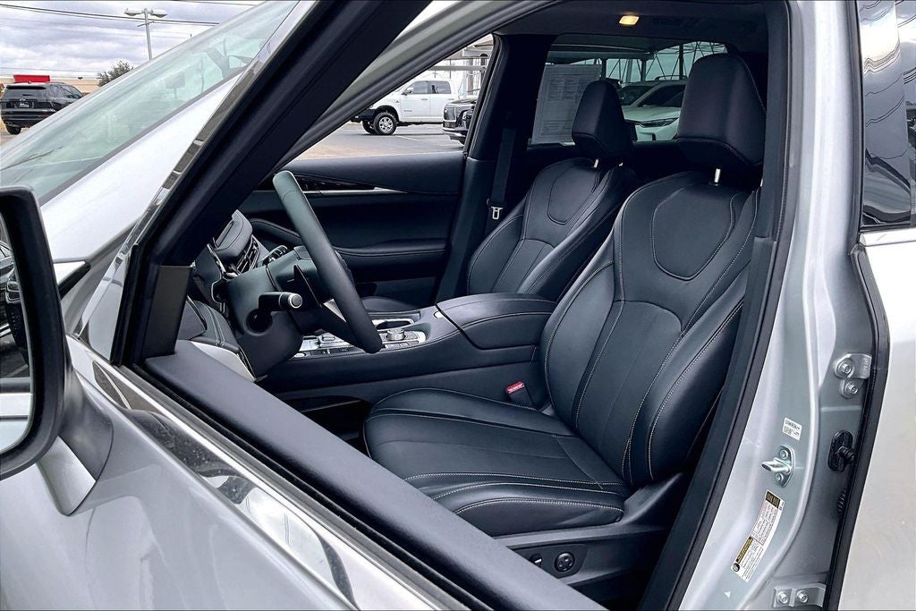 2023 INFINITI QX60 PURE