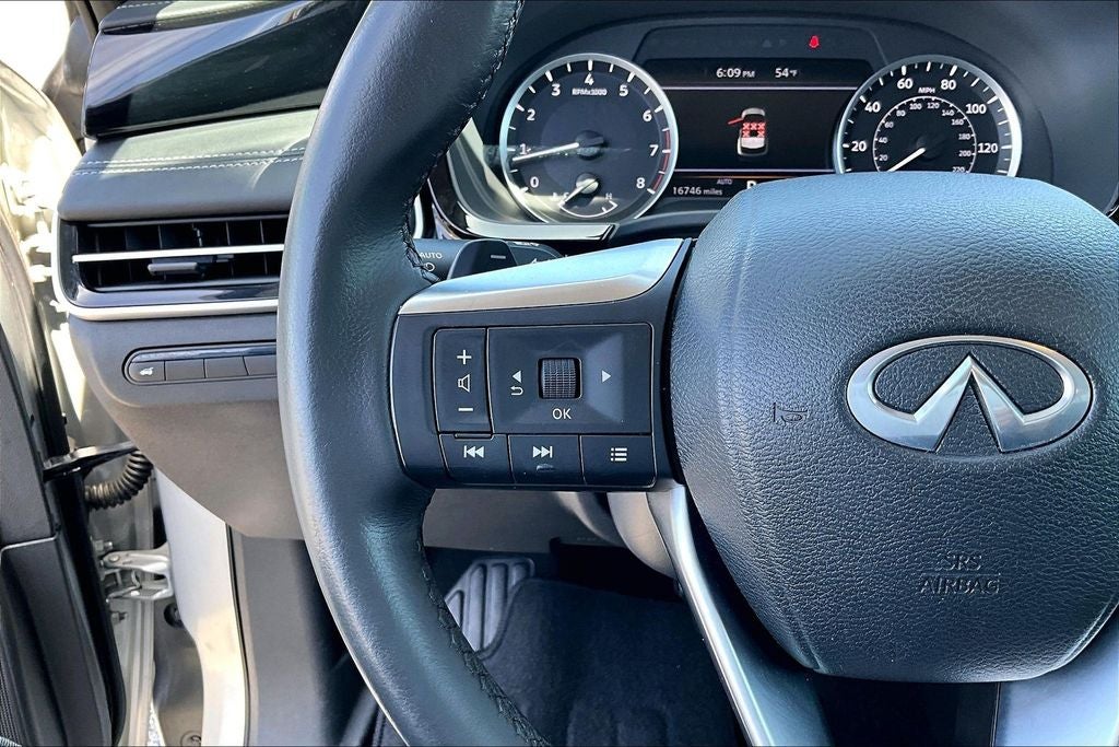 2023 INFINITI QX60 PURE