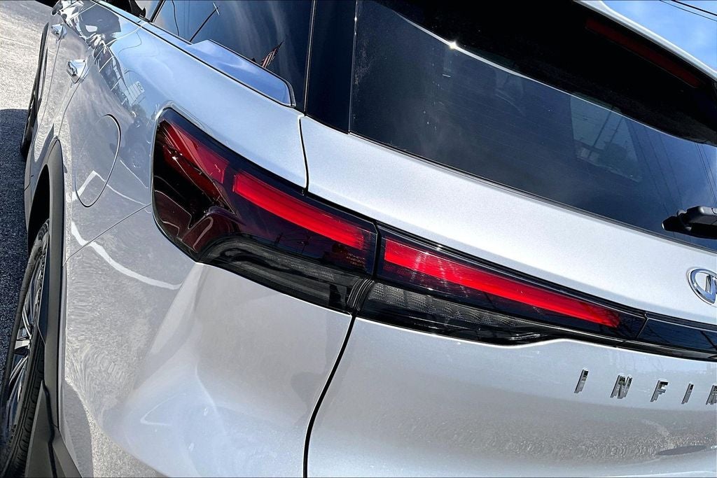 2023 INFINITI QX60 PURE