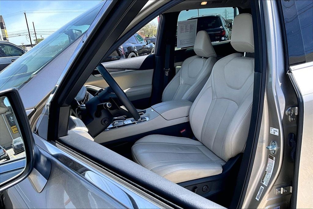 2023 INFINITI QX60 LUXE