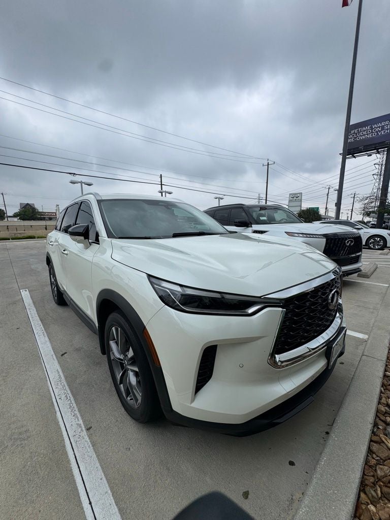 2023 INFINITI QX60 LUXE