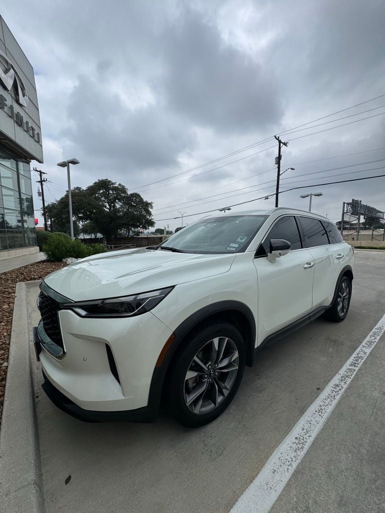 2023 INFINITI QX60 LUXE