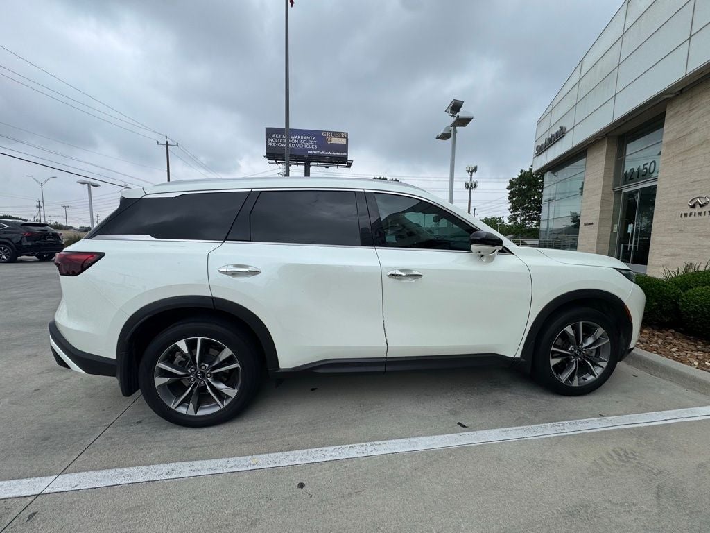 2023 INFINITI QX60 LUXE