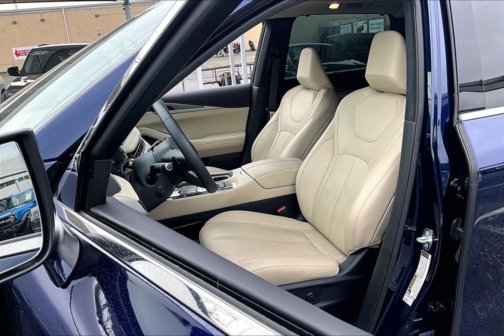 2023 INFINITI QX60 LUXE