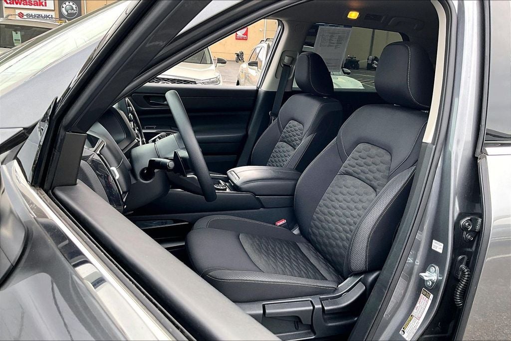 2024 Nissan Pathfinder S