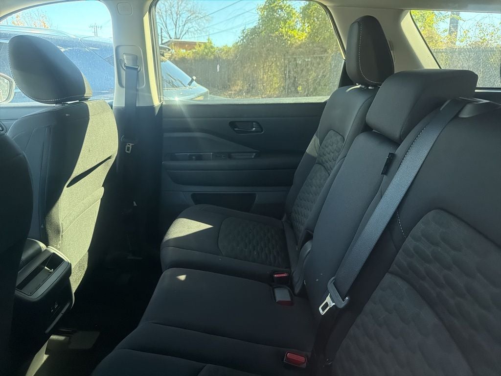 2024 Nissan Pathfinder S