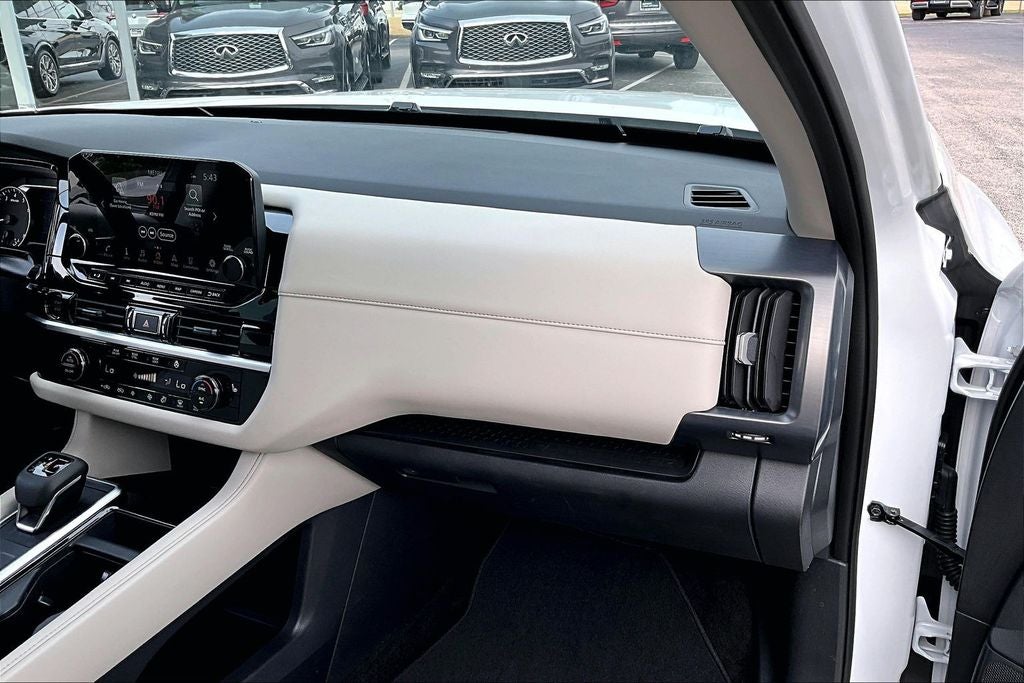2025 Nissan Pathfinder SL