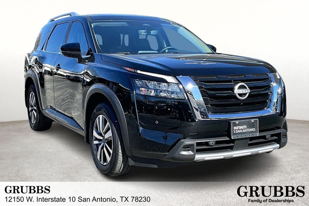 2025 Nissan Pathfinder SL