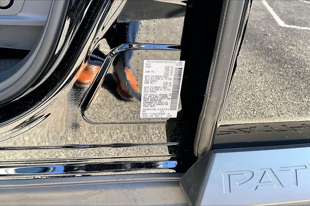 2025 Nissan Pathfinder SL