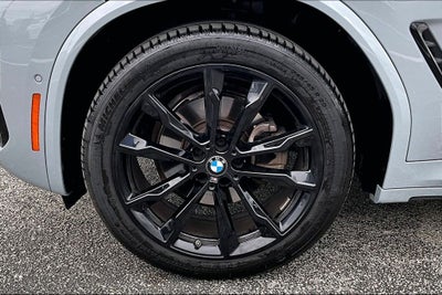 2025 BMW X4 xDrive30i