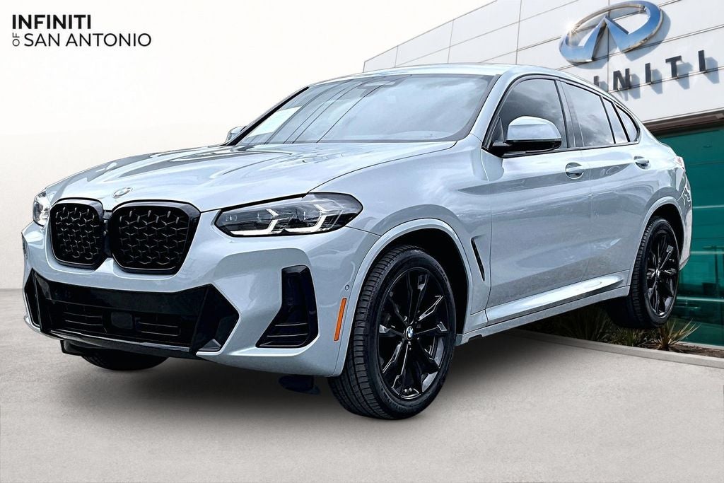 2025 BMW X4 xDrive30i