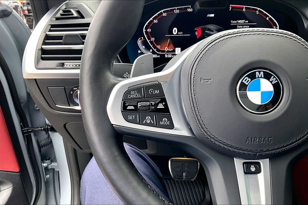 2025 BMW X4 xDrive30i