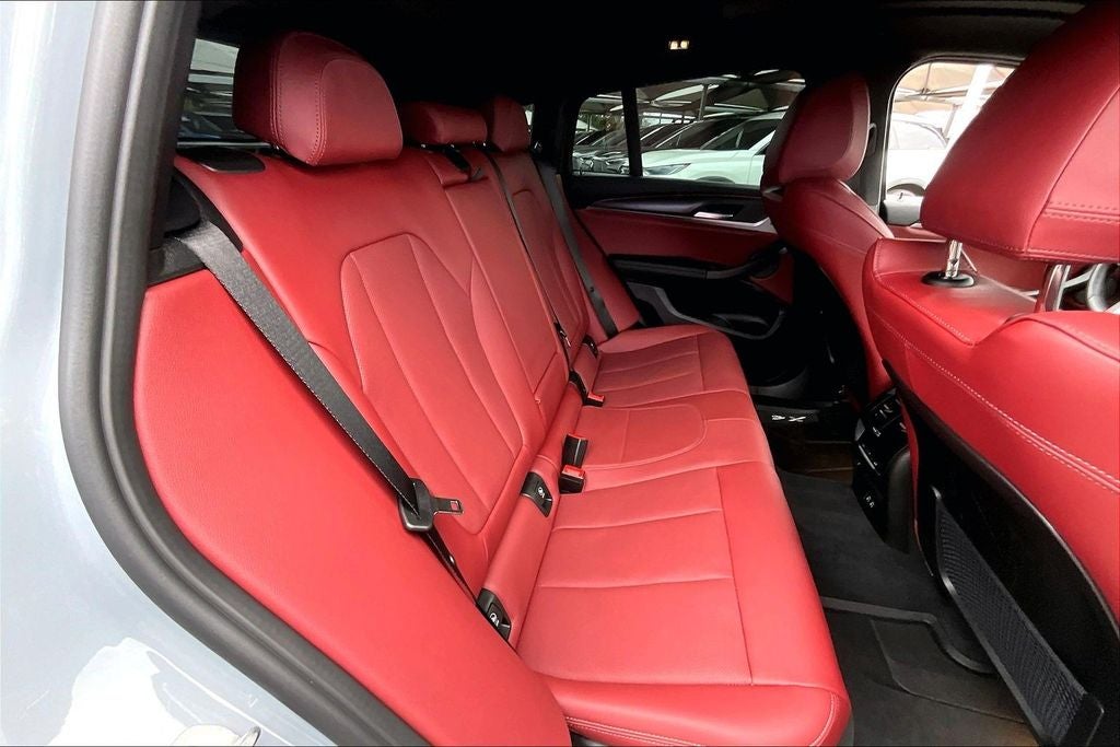 2025 BMW X4 xDrive30i