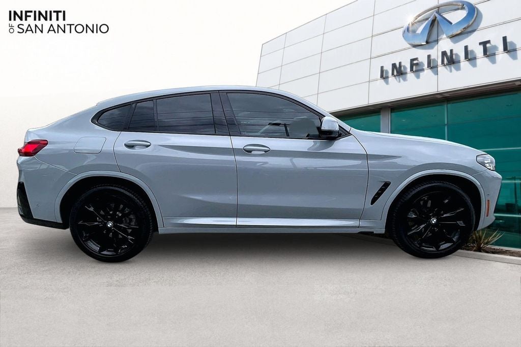 2025 BMW X4 xDrive30i