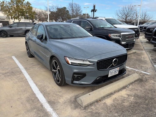 2024 Volvo S60 B5 Core Dark Theme