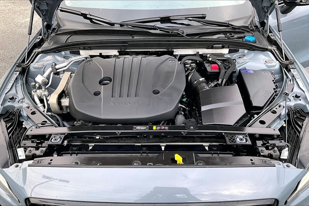 2024 Volvo S60 B5 Core Dark Theme