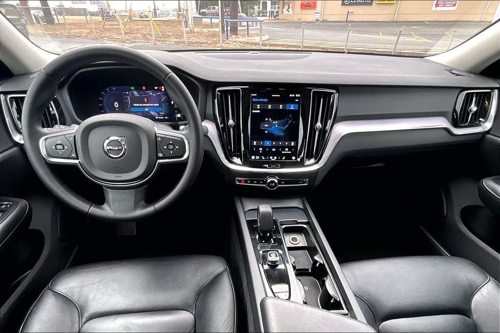 2024 Volvo S60 B5 Core Dark Theme