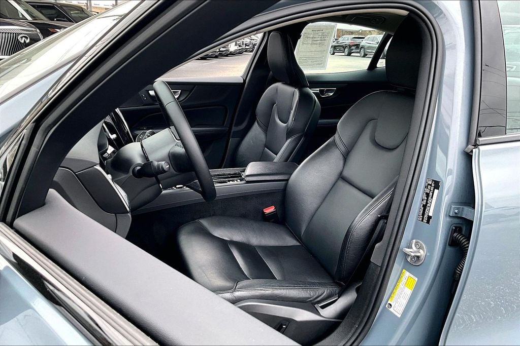 2024 Volvo S60 B5 Core Dark Theme