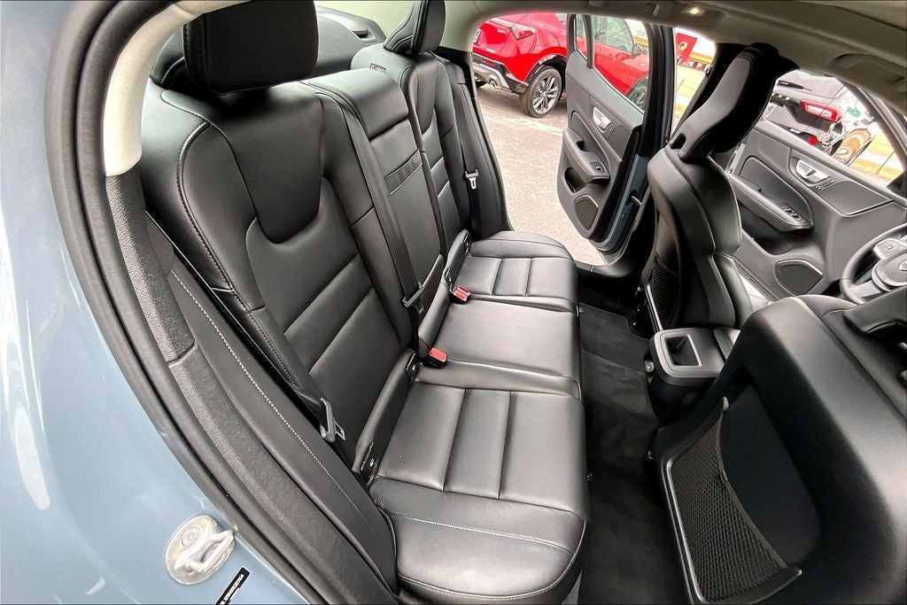 2024 Volvo S60 B5 Core Dark Theme