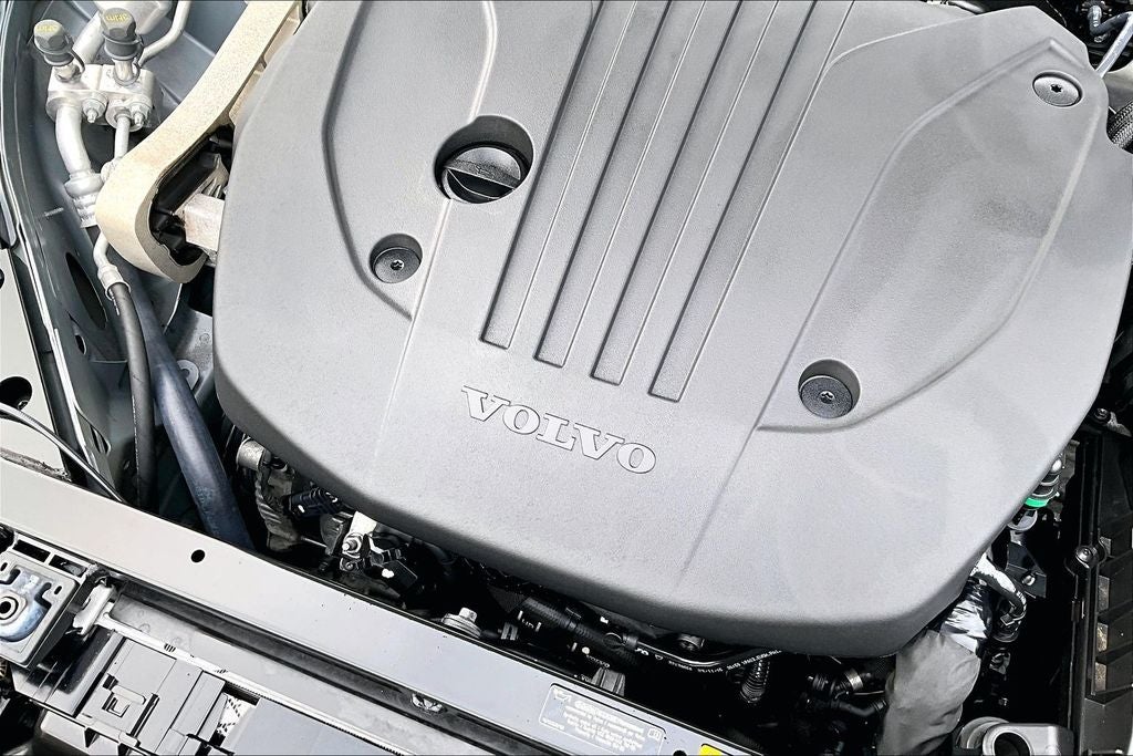 2024 Volvo S60 B5 Core Dark Theme