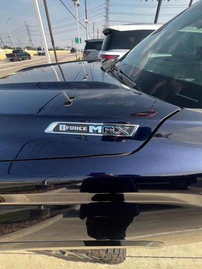 2024 Toyota Sequoia SR5