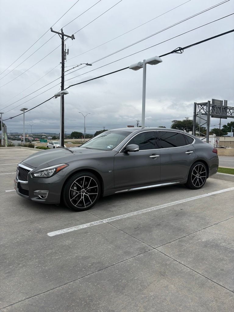 2017 INFINITI Q70L 3.7