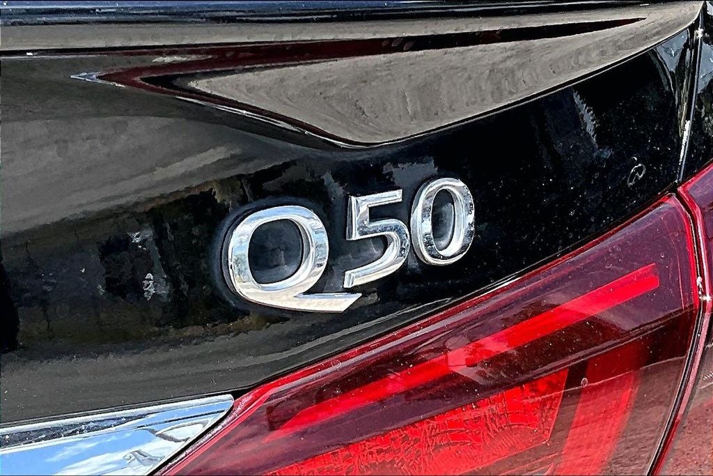 2023 INFINITI Q50 LUXE