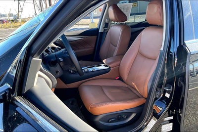 2023 INFINITI Q50 LUXE