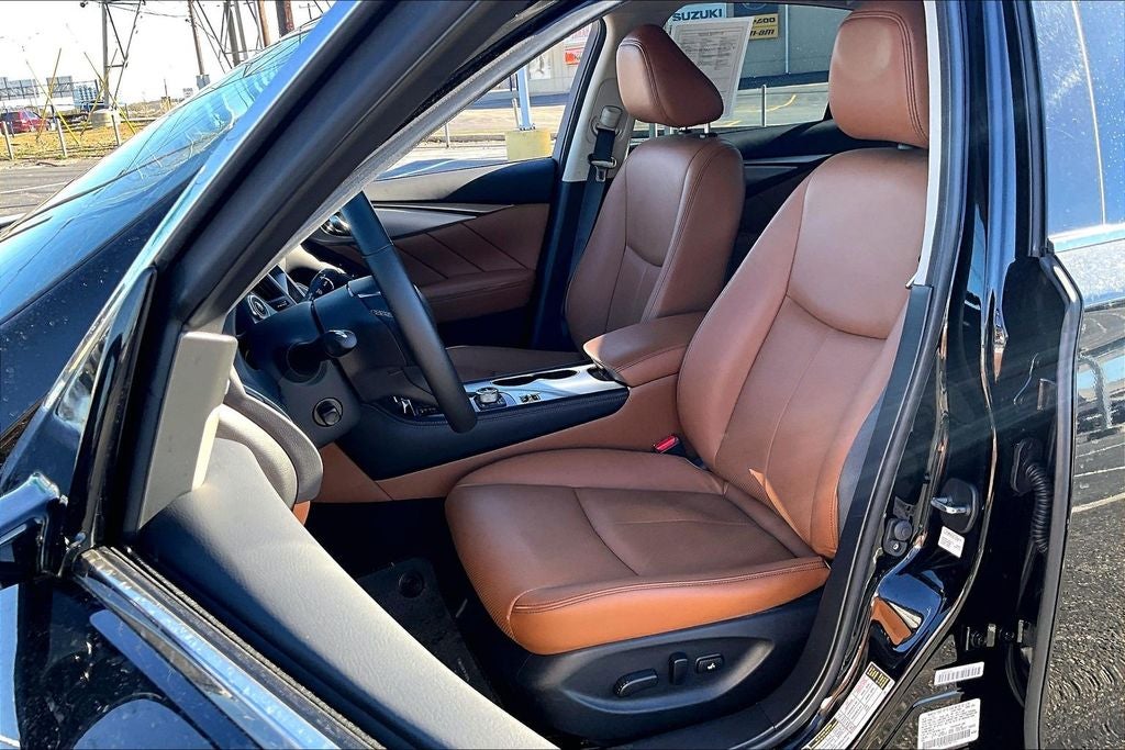 2023 INFINITI Q50 LUXE