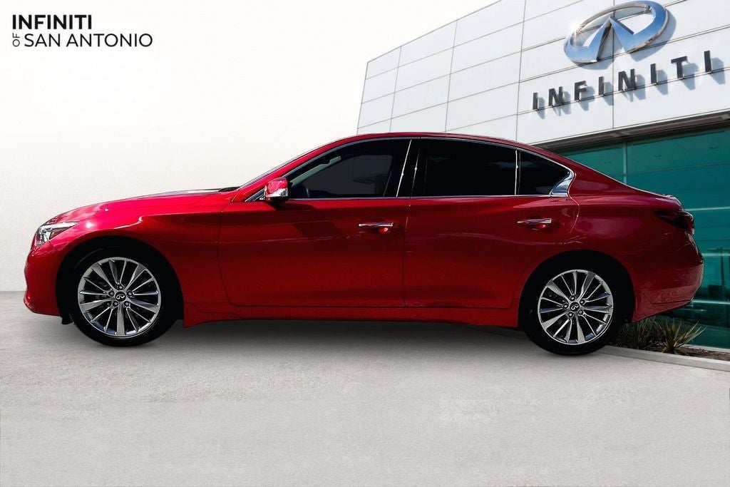 2023 INFINITI Q50 LUXE