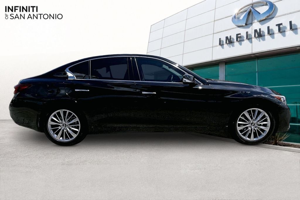 2023 INFINITI Q50 LUXE