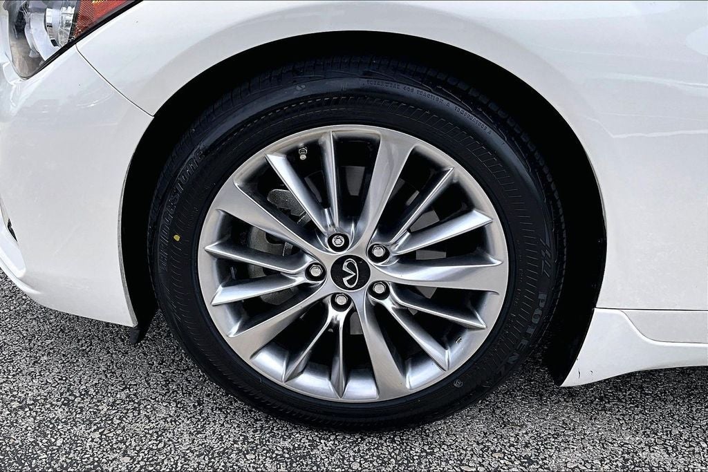 2023 INFINITI Q50 LUXE