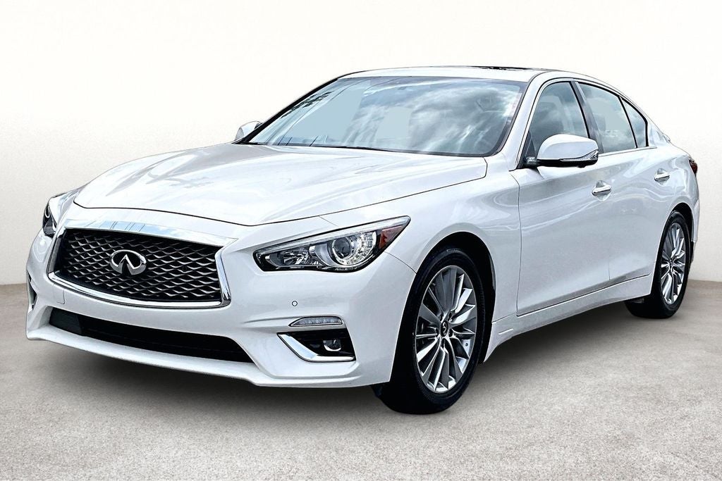 2023 INFINITI Q50 LUXE
