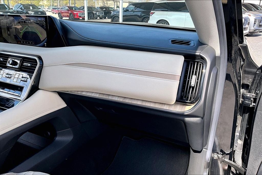 2025 Nissan Armada Platinum