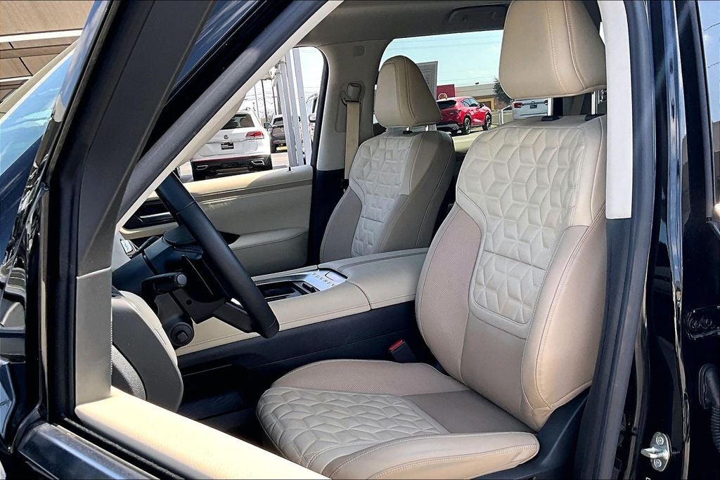 2025 Nissan Armada Platinum