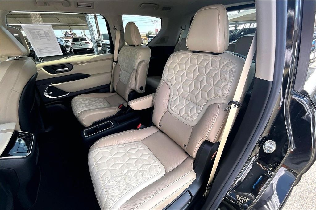 2025 Nissan Armada Platinum