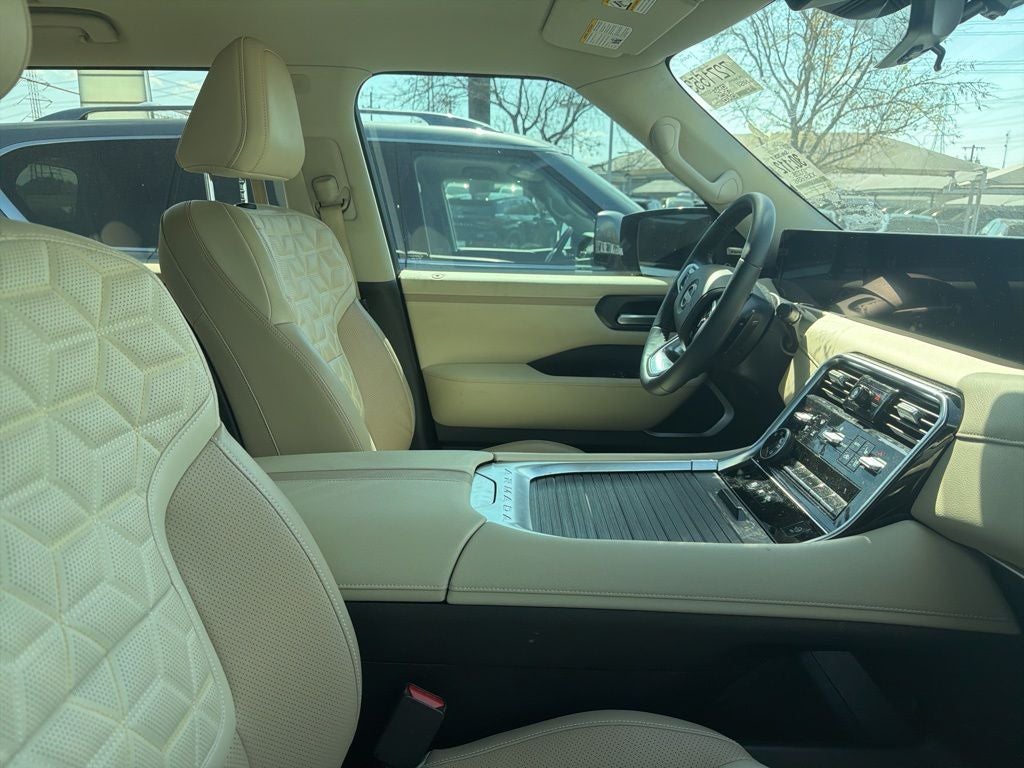 2025 Nissan Armada Platinum