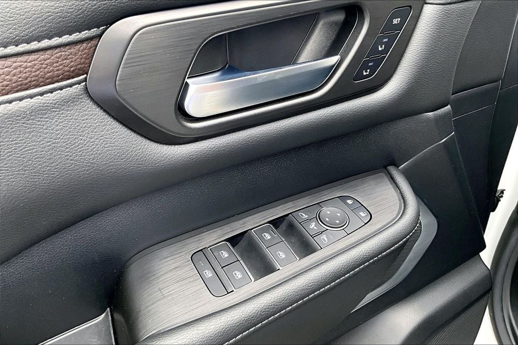2025 Nissan Armada Platinum