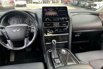 2024 INFINITI QX80 LUXE