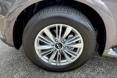 2024 INFINITI QX80 LUXE