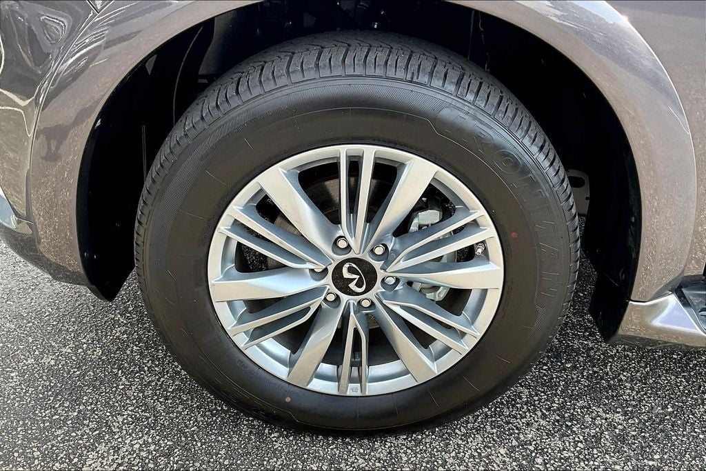 2024 INFINITI QX80 LUXE