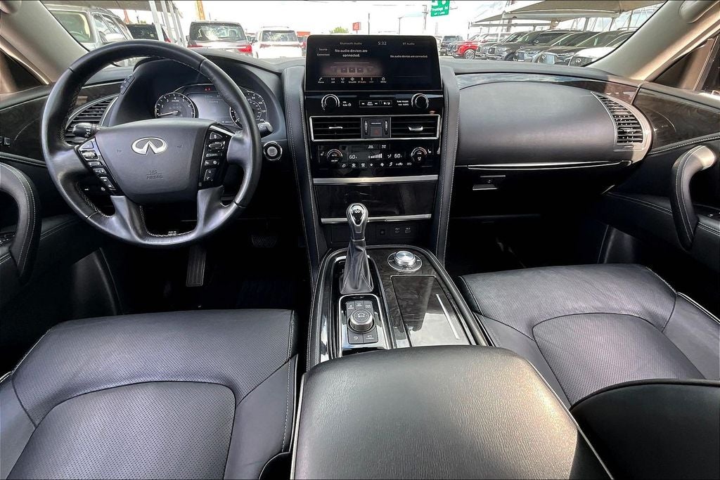 2024 INFINITI QX80 LUXE