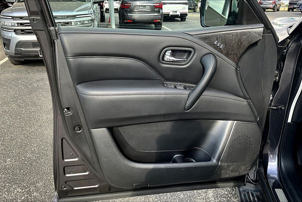 2024 INFINITI QX80 LUXE