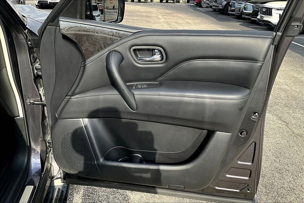 2024 INFINITI QX80 LUXE