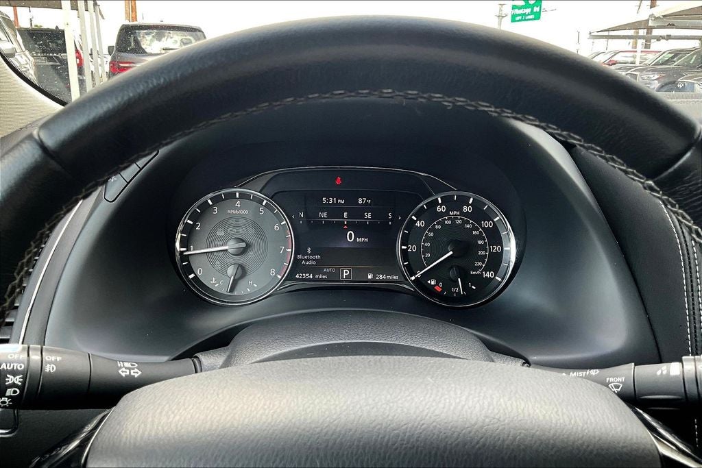 2024 INFINITI QX80 LUXE