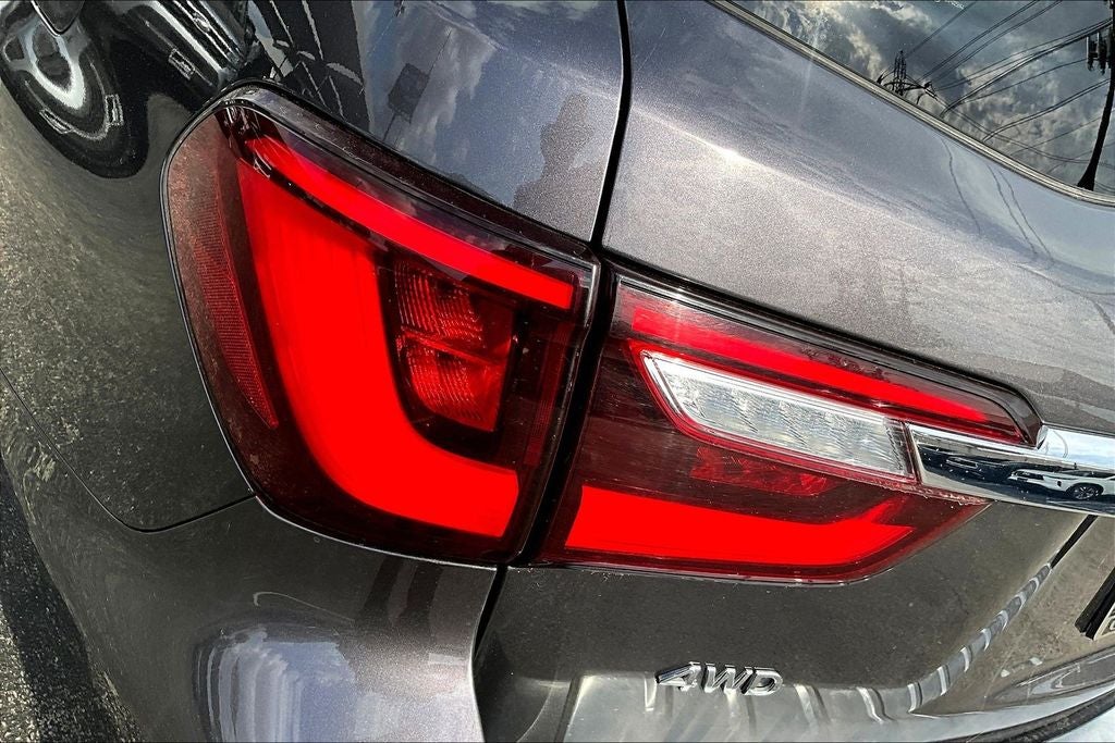 2024 INFINITI QX80 LUXE